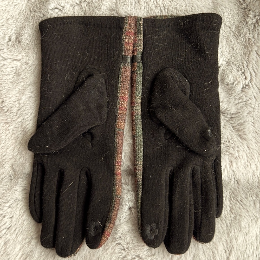 Gloves - Picture 2 of 2